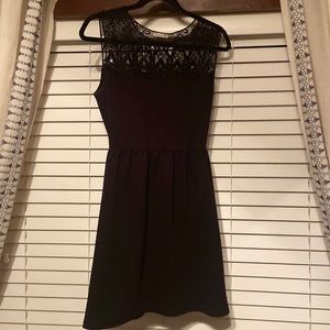 Little Black Dress - stretch material - lace